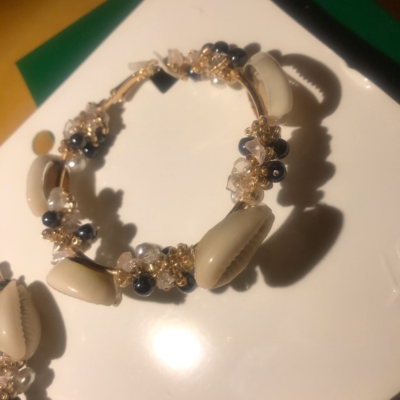 2/18$ H&M gorgeous earrings handmade🌻 - Picture 6 of 16